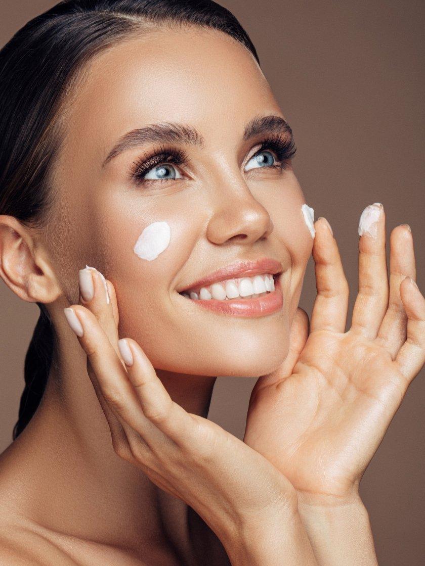 Eclat Soin Hyaluronic Acid Anti-Age Night Cream applied on a woman's face for youthful skin